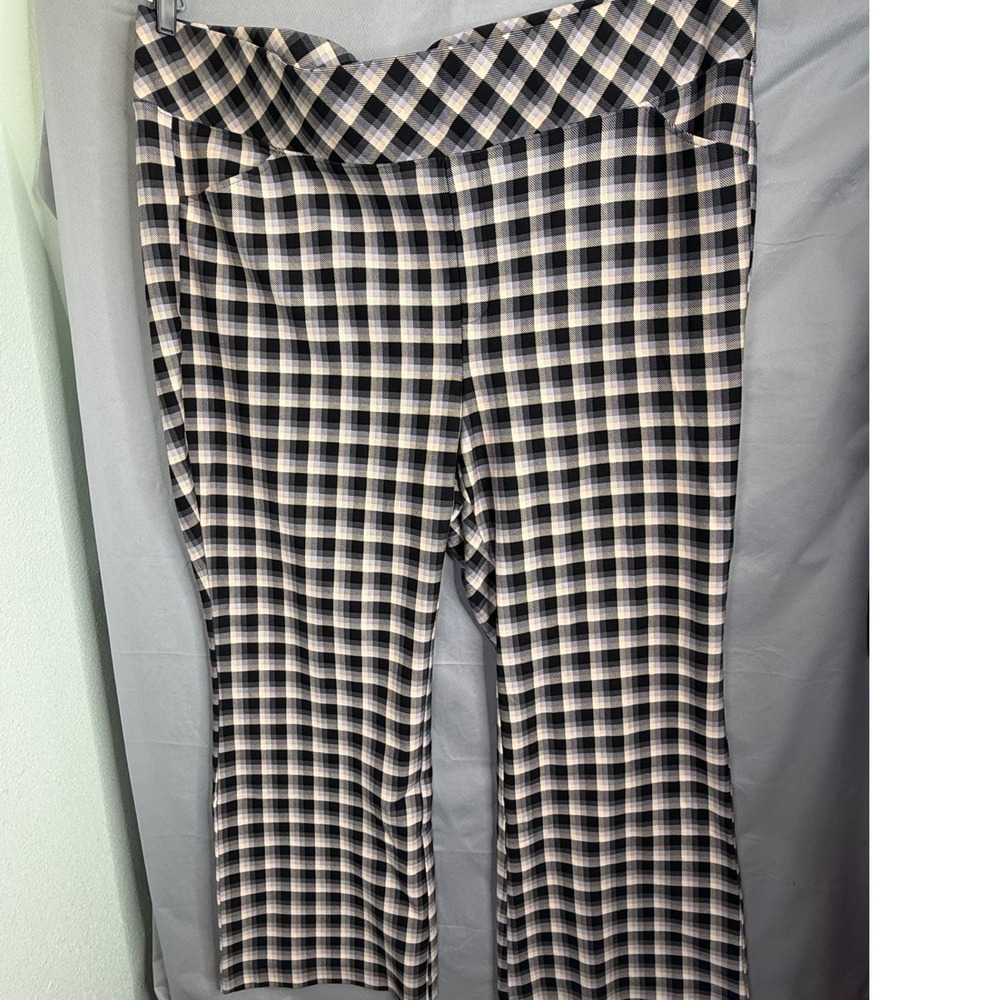 Torrid 5R Black Plaid Pull On Flare Career Pants Plus Size Stretch Trousers